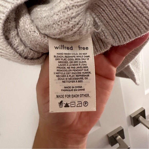 Wilfred Free Beige Waffle Knit Crew Neck Sweater Size XXS Women’s 100% Wool - Picture 12 of 12